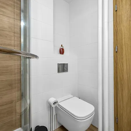 Rondo Onz - 11th Floor, Location, Metro - By Rentujemy Apartman Varsó
