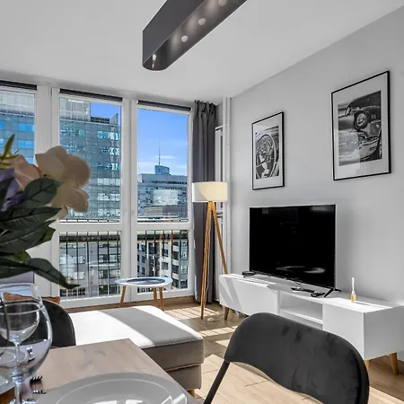 Rondo Onz - 11th Floor, Location, Metro - By Rentujemy *