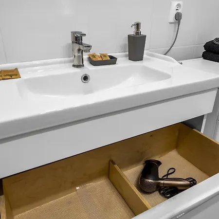 Rondo Onz - 11th Floor, Location, Metro - By Rentujemy Lejlighed